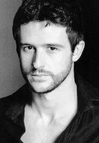 배우인 디에고 마틴의 대표 이미지