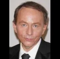 각본, 감독인 미셸 우엘벡의 대표 이미지