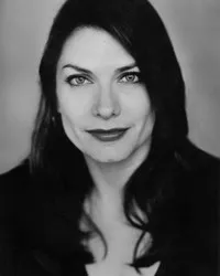 배우인 올리비아 피젯의 대표 이미지