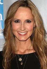 가수인 첼리 라이트의 대표 이미지