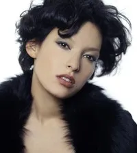 배우인 양좀 브라우엔의 대표 이미지
