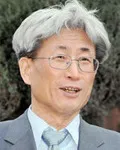 소설가인 복거일의 대표 이미지