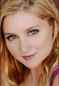 배우인 캐서린 베일리스의 대표 이미지