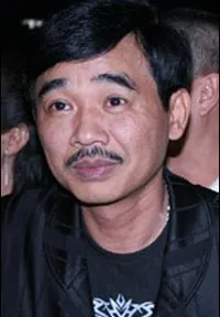 배우인 쿠옥 칸의 대표 이미지