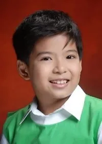 배우인 내쉬 아구아스의 대표 이미지