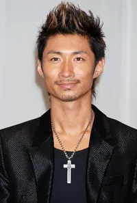 배우, 가수인 마키 다이스케의 대표 이미지