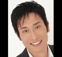 배우인 카와카미 에이의 대표 이미지