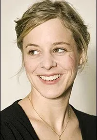 배우인 베르나데트 헤어바겐의 대표 이미지