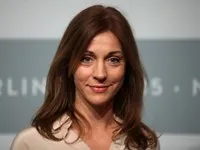 배우인 율리케 C. 차레의 대표 이미지