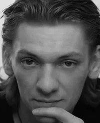 배우인 알렉세이 베르트코프의 대표 이미지