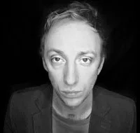 배우인 빈센트 보닐로의 대표 이미지