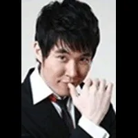 뮤지컬배우인 라준의 대표 이미지