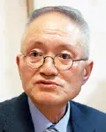 시인인 오탁번의 대표 이미지