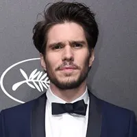 영화배우인 프랑수와 시빌의 대표 이미지