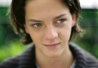 배우인 야닉 반 드 벨데의 대표 이미지