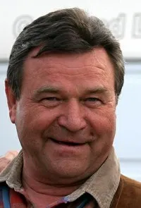 배우인 바클라브 포스트라네키의 대표 이미지