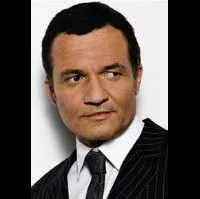 배우인 미카엘 카뢰의 대표 이미지