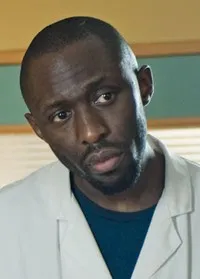 배우인 토마스 엔지졸의 대표 이미지