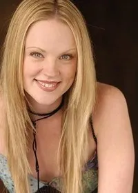 배우인 애슐리 파머의 대표 이미지