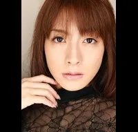 배우인 카와무라 리카의 대표 이미지