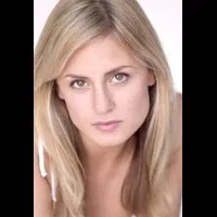 배우인 수잔 메이의 대표 이미지