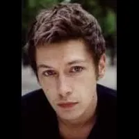 배우인 시릴 디스코르스의 대표 이미지