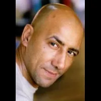 배우인 하쌈 간시의 대표 이미지