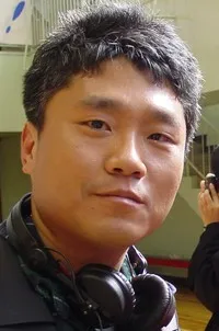 영화감독인 김명준의 대표 이미지