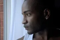 배우인 딜란 두퍼스의 대표 이미지