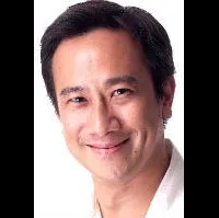 배우인 제랄드 츄의 대표 이미지