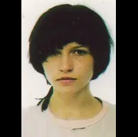 배우인 줄리아 험머의 대표 이미지