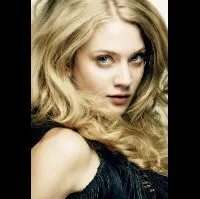 영화배우인 윈터 아베 졸리의 대표 이미지