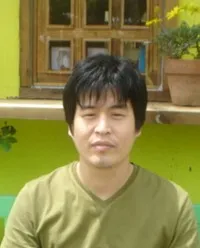 감독, 각본, 촬영, 편집, 음악, 음향/녹음인 손동락의 대표 이미지