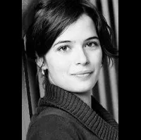 배우인 캐서린 드 레안의 대표 이미지