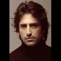 감독, 배우, 각본인 마흐선 키르미지귈의 대표 이미지