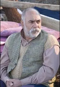 배우인 마싯 손칸의 대표 이미지