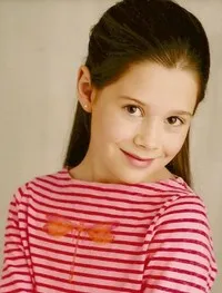 배우인 나타샤 칼리스의 대표 이미지