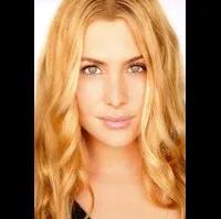 배우인 케이시 래보우의 대표 이미지