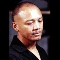 배우인 폴 칼데론의 대표 이미지