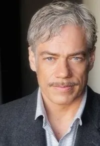 배우, 제작/기획인 존 엔니스의 대표 이미지