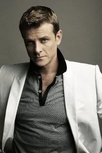 영화배우인 이반 카마라스의 대표 이미지