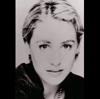 배우인 플로라 몽고메리의 대표 이미지