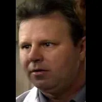 배우인 앤드류 웰시의 대표 이미지