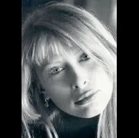 배우인 이리나 스티머의 대표 이미지