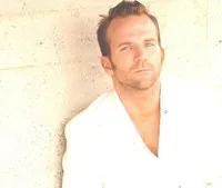 배우인 브리온느 데이비스의 대표 이미지