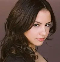 영화배우인 아미 카레로의 대표 이미지