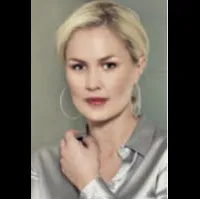 배우인 엘렌 도리트 페테르센의 대표 이미지