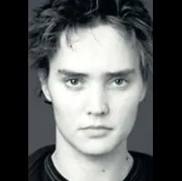 배우인 프란크 키오소스의 대표 이미지