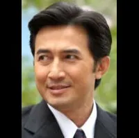 배우인 찻차이 플렝파닛의 대표 이미지