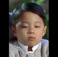 배우인 이택의 대표 이미지